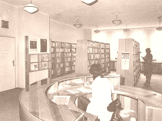 1985 - 100 let knihovny - pobočka Vítězný Únor